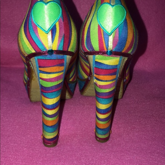 Custom One Of A Kind Sexy Heels - Picture 4 of 4